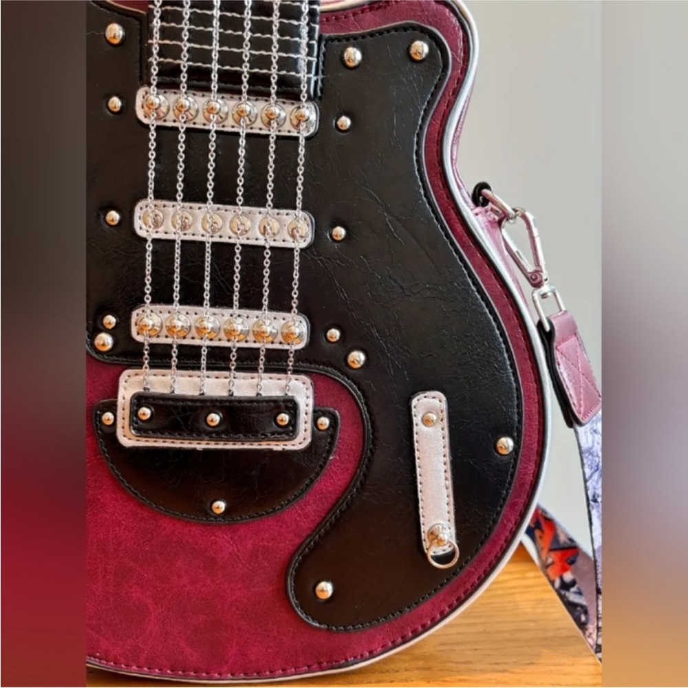 Rockin' Guitar Shaped Crossbody Bag 🎸🎸🎸 - Picture 8 of 14
